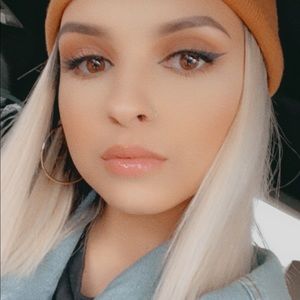 MEET YOUR POSH AMBASSADOR! 🦋